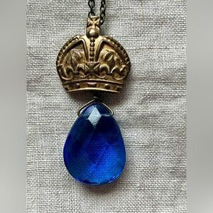 Crown necklace